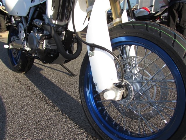 2023 SUZUKI DR-Z400SM